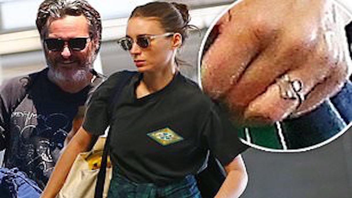 Joaquin Phoenix & Rooney Mara Got Engaged!